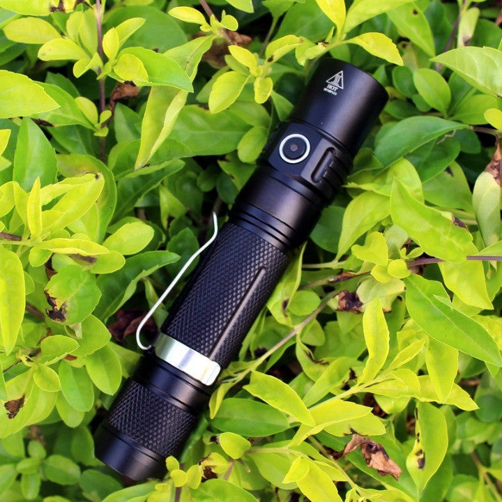 Night Power Tactical LED Lommelykt | Skanto