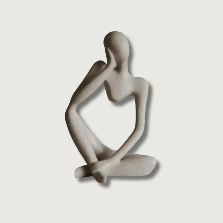 Skanto | Abstract Thinker Resin Sculpture – Hjemmedekorasjon