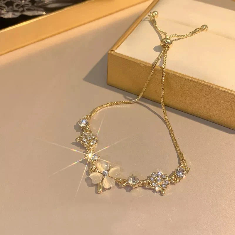 Skanto | Justerbar Lucky Four Leaf Clover Armbånd