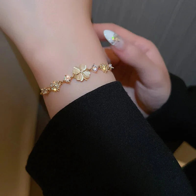 Skanto | Justerbar Lucky Four Leaf Clover Armbånd