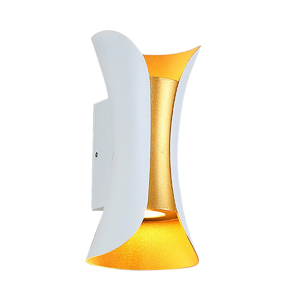Skanto | Elegant Vanntette LED-lamper med Buet Form for Hagen