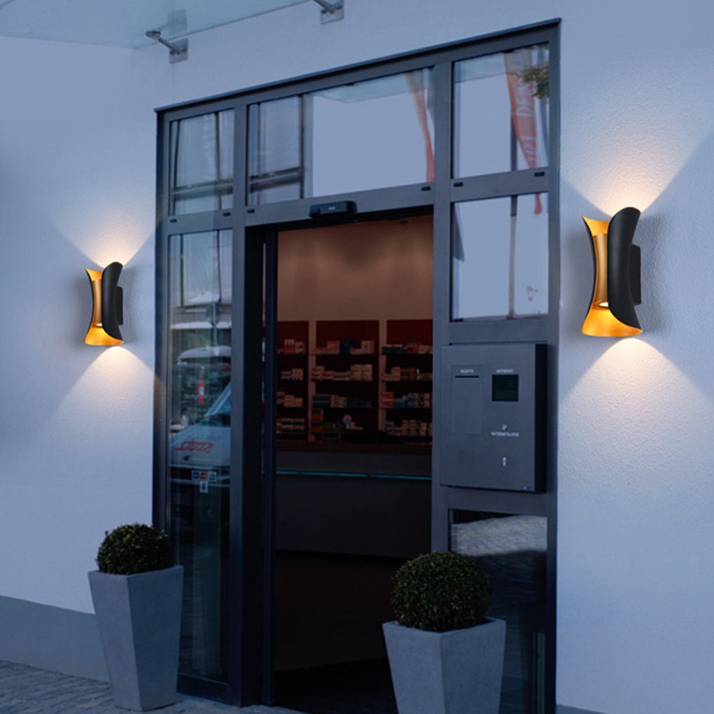 Skanto | Elegant Vanntette LED-lamper med Buet Form for Hagen