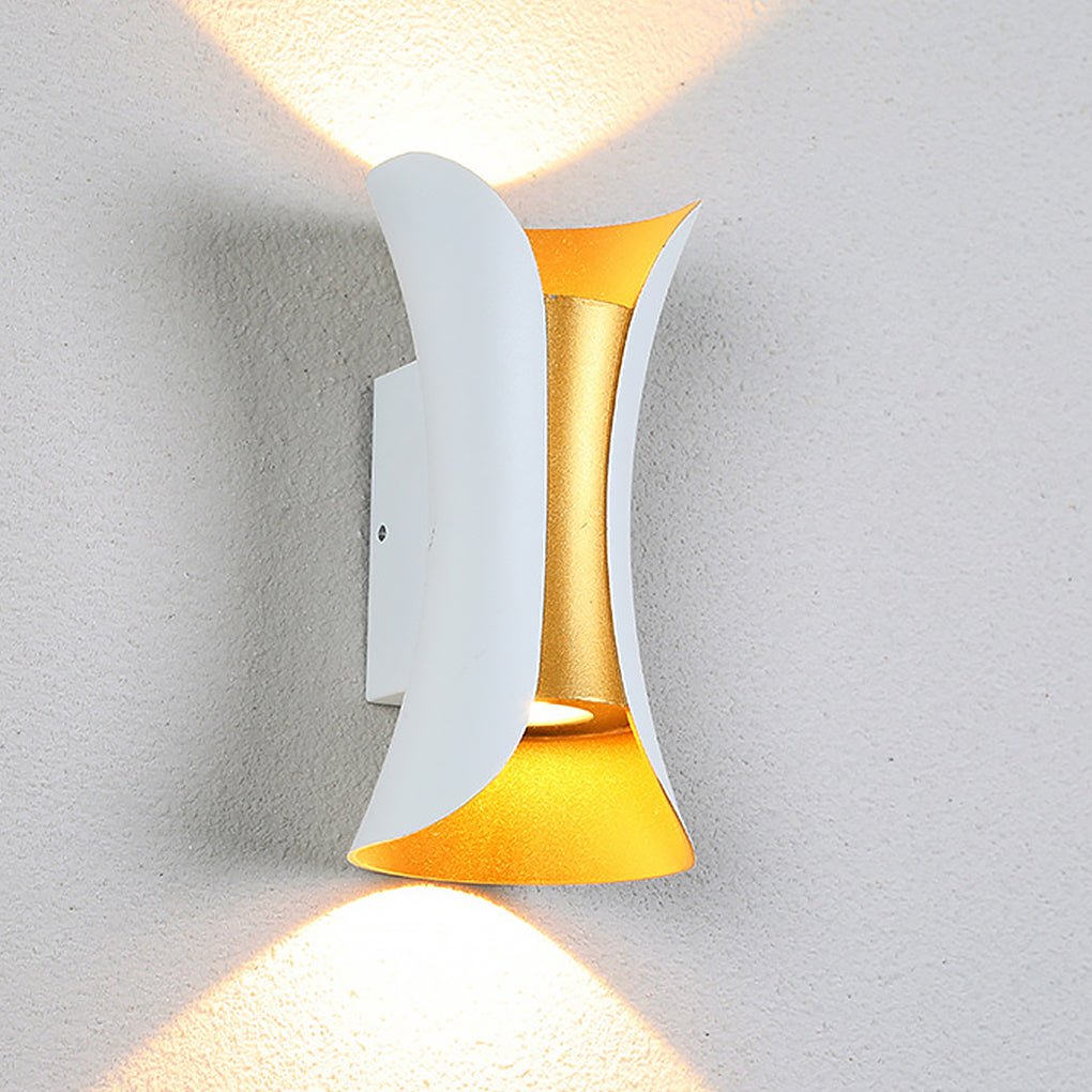 Skanto | Elegant Vanntette LED-lamper med Buet Form for Hagen