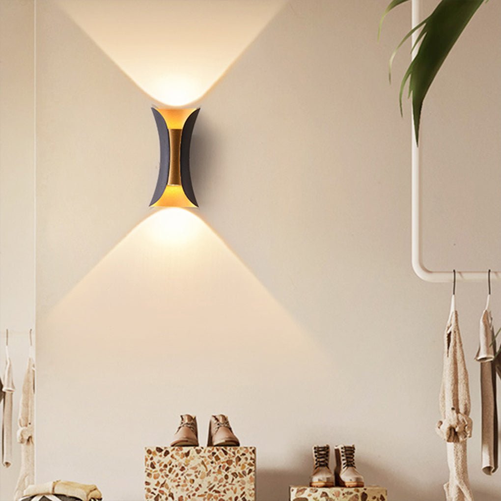 Skanto | Elegant Vanntette LED-lamper med Buet Form for Hagen