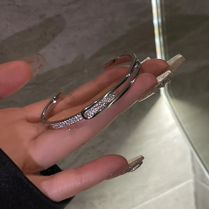 Skanto | Åpen armbånd laget av 925 sterling sølv med zirkonia