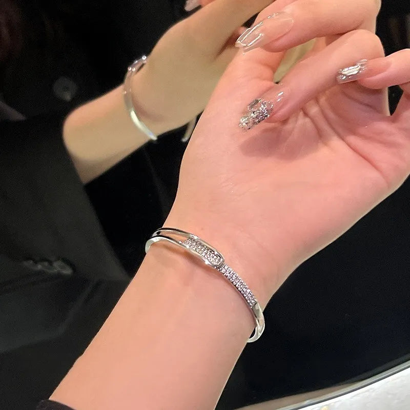Skanto | Åpen armbånd laget av 925 sterling sølv med zirkonia