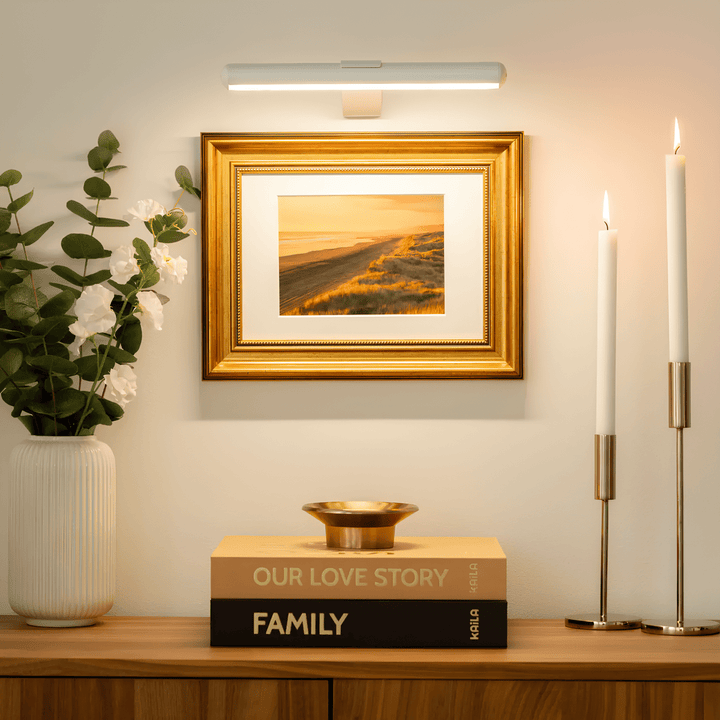 Skanto | ArtGlow LED Vegglampe – Trådløs Belysning for Kunst og Dekorasjon