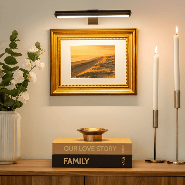 Skanto | ArtGlow LED Vegglampe – Trådløs Belysning for Kunst og Dekorasjon