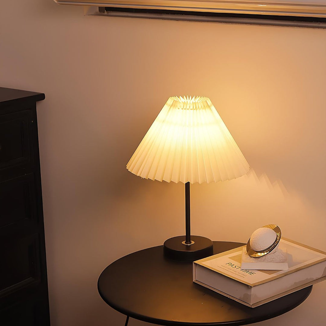 Skanto | Pleatique Bordlampe