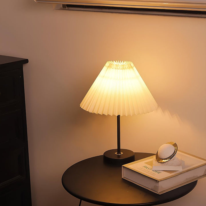 Skanto | Pleatique Bordlampe