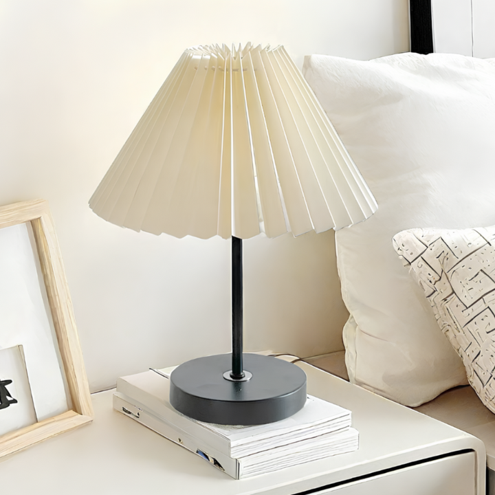 Skanto | Pleatique Bordlampe
