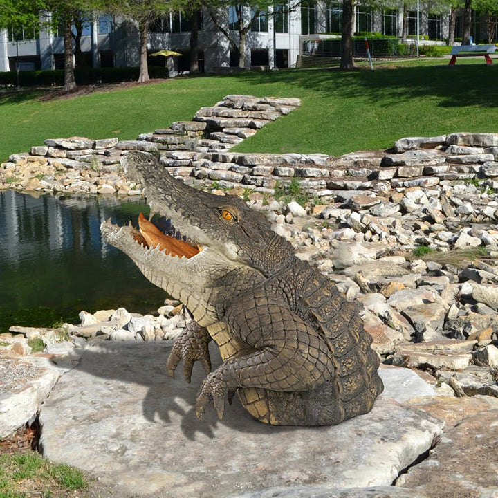 Skanto | Hage Swamp Gator Statue