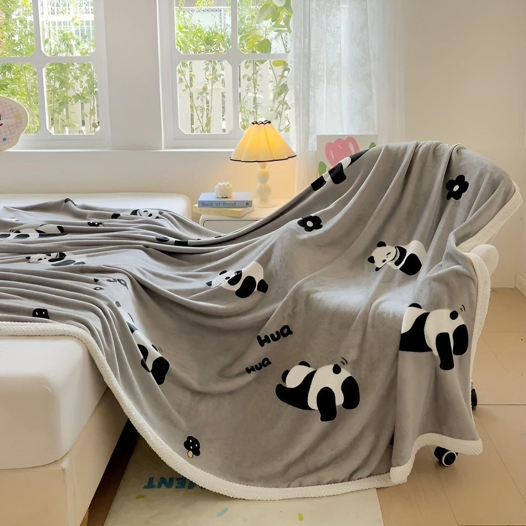 PandaSnug Skantoanket - Myk og varm flanellfleece med pandatrykk