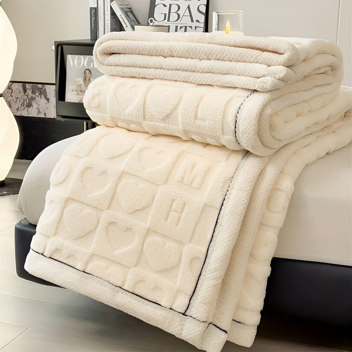 CoralDream Teppe - Varm Fleece Vinterteppe med Dobbeltsidig Hjerte- og Bokstavdesign | Skanto