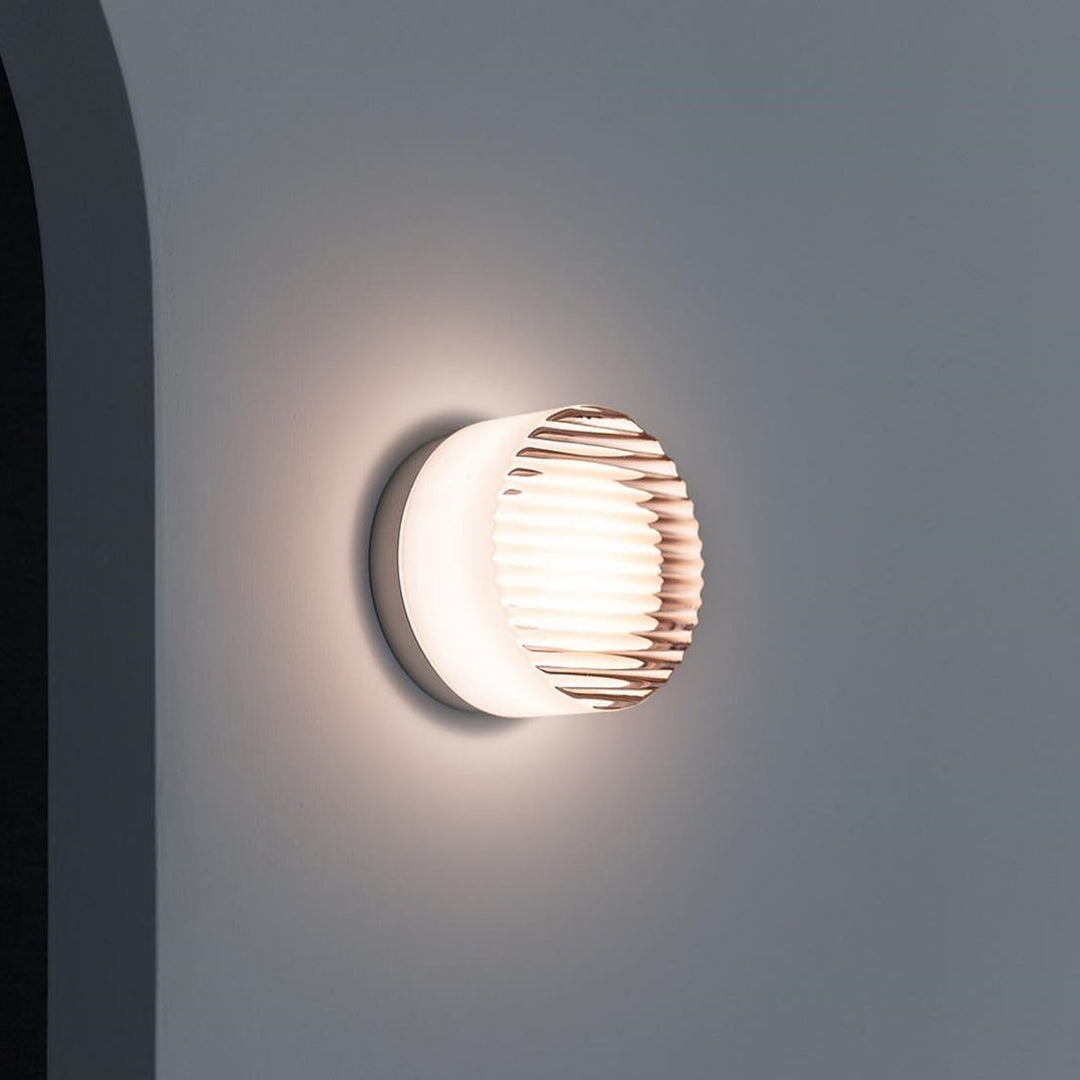 Moderne LED Vegglampe – Elegant Design for Stue og Soverom | Skanto