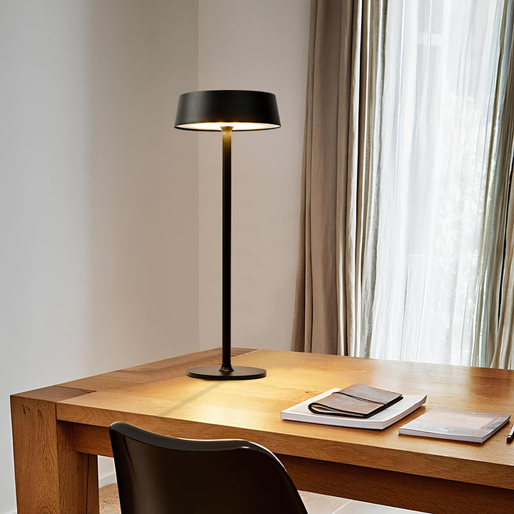 Skanto | Slank Moderne Bordlampe