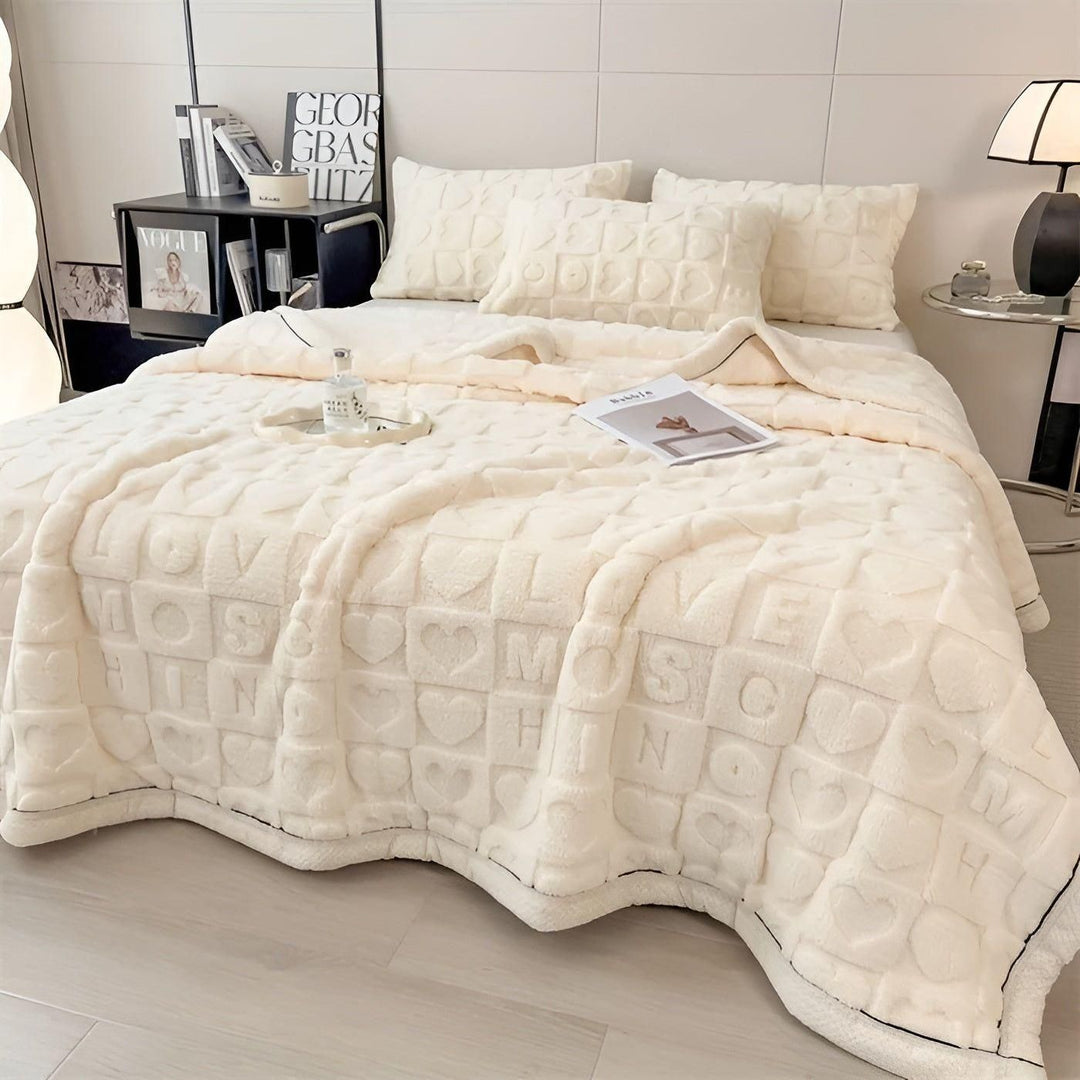 CoralDream Teppe - Varm Fleece Vinterteppe med Dobbeltsidig Hjerte- og Bokstavdesign | Skanto