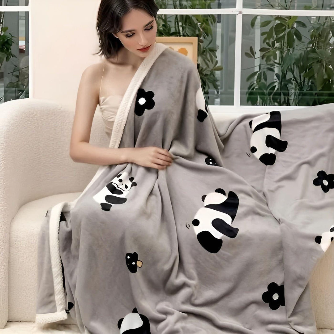 PandaSnug Skantoanket - Myk og varm flanellfleece med pandatrykk