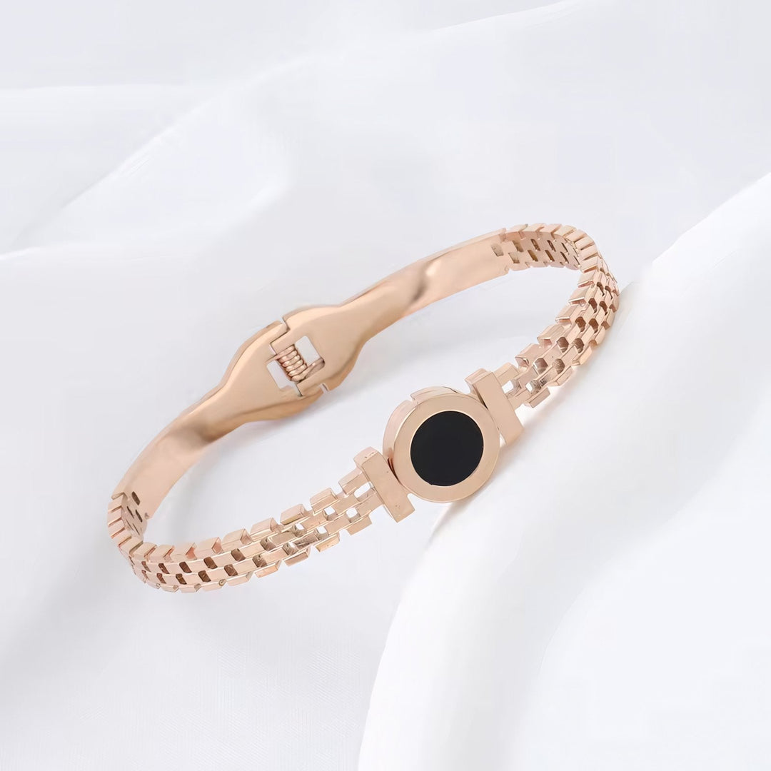 Skanto | Svart senter romertall akzentert bangle armbånd
