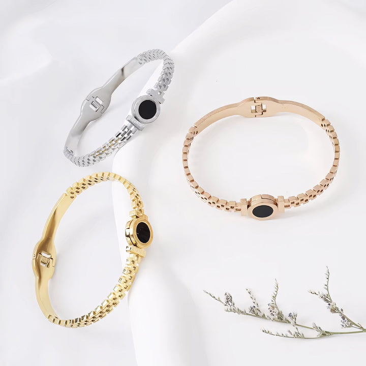 Skanto | Svart senter romertall akzentert bangle armbånd
