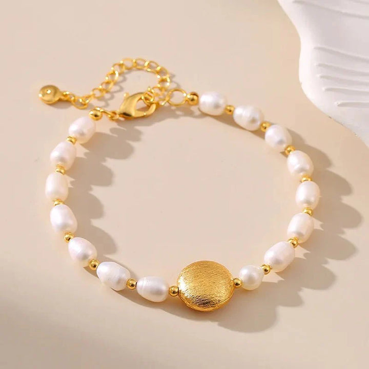 Skanto | Boho Gullakkent Perle Armbånd