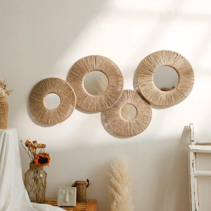 Skanto | Rund dekorativ veggspeil i boho stil med vevd hamp tau
