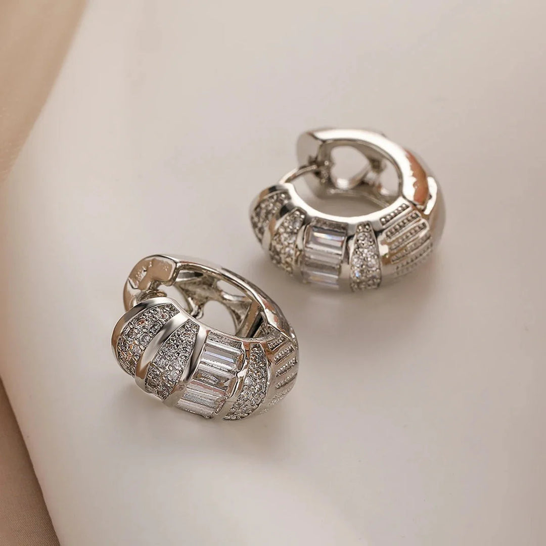 Skanto | Bold Baguette Spredte Diamant Øredobber