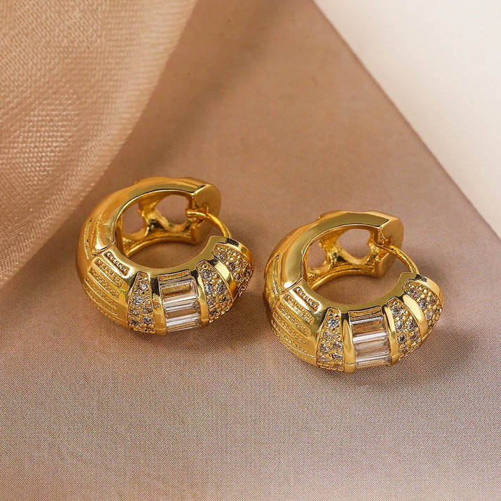 Skanto | Bold Baguette Spredte Diamant Øredobber