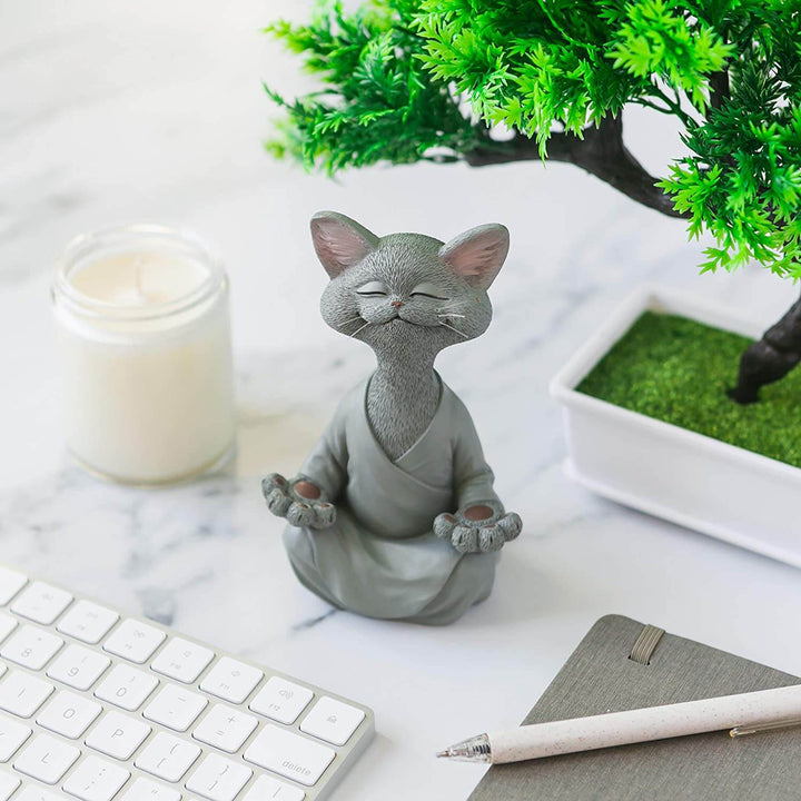 Skanto | Buddha katt med et meditativt uttrykk og spirituell budskap