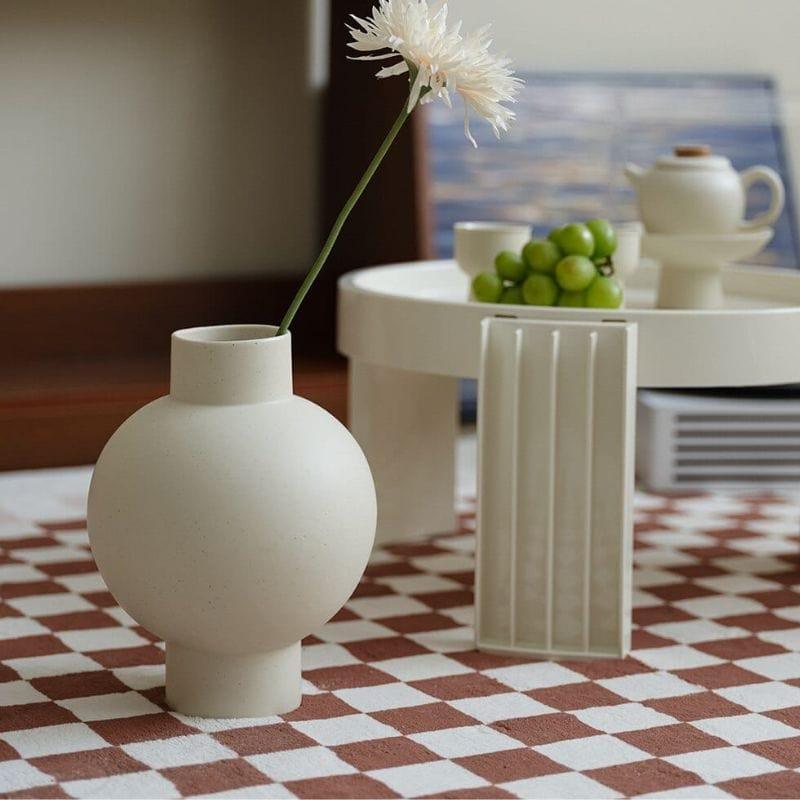 Elegant minimalist design med en glatt, buet silhuett Skanto