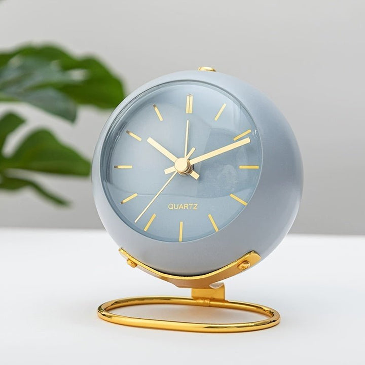 Buzzley – Retro-Analogwecker mit geräuschlosem Uhrwerk