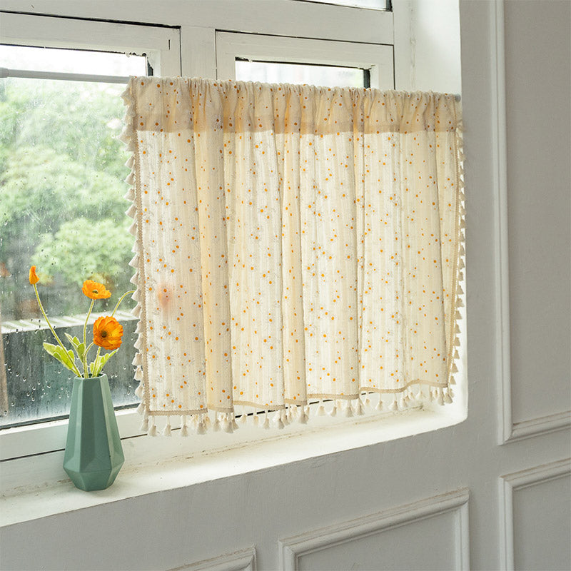 Beige Daisy Pattern Tier Gardin i Bomull Lin Stoff | Skanto