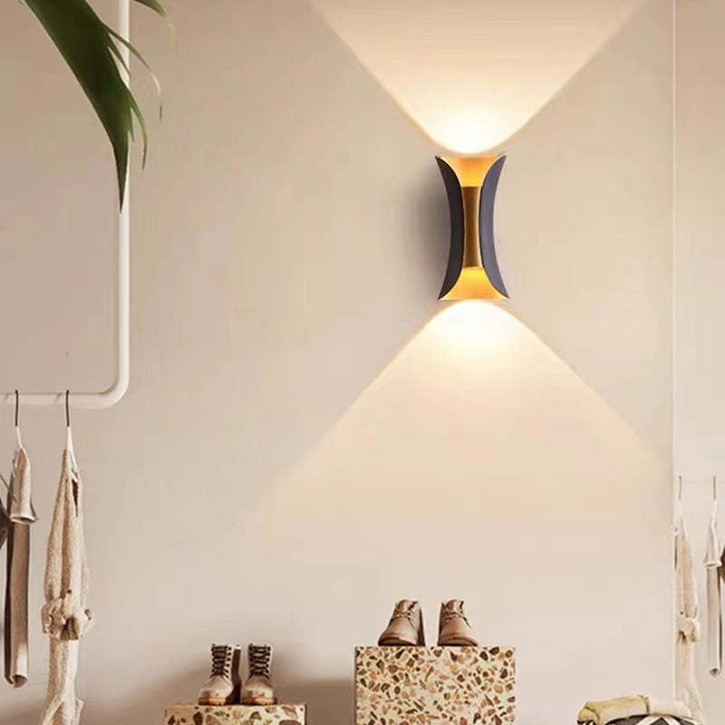 Værbestandig LED aluminium vegglampe for utendørs eleganse | Skanto