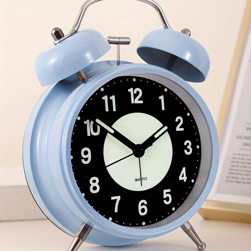 Skanto | LuminousTime - Elegant Metall Vekkerklokke med Mild Belysning for Fredfulle Morgen- og Kvelder