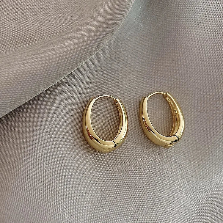 Elegante Gylne Hoops Øredobber fra Elisa - En Must-Have Tilbehør!