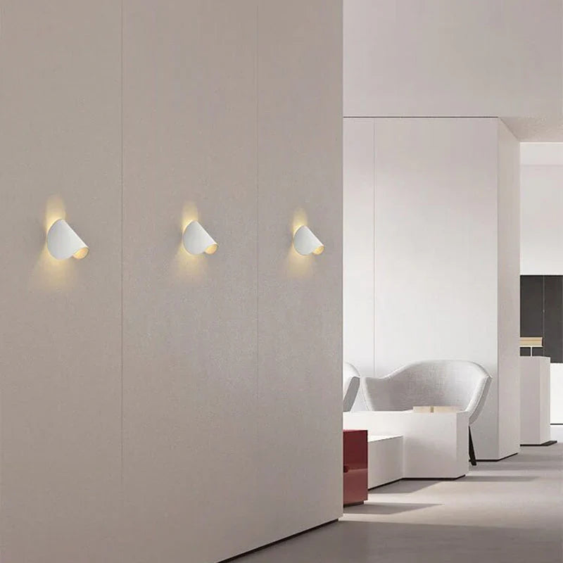 Skanto | Moderne Farget LED Vegglampe i Stilig Design