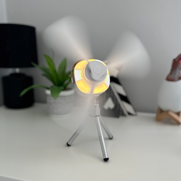 Skanto | Mini bærbar takvifte med LED-lys og fjernkontroll – 4 hastigheter, USB-ladbar