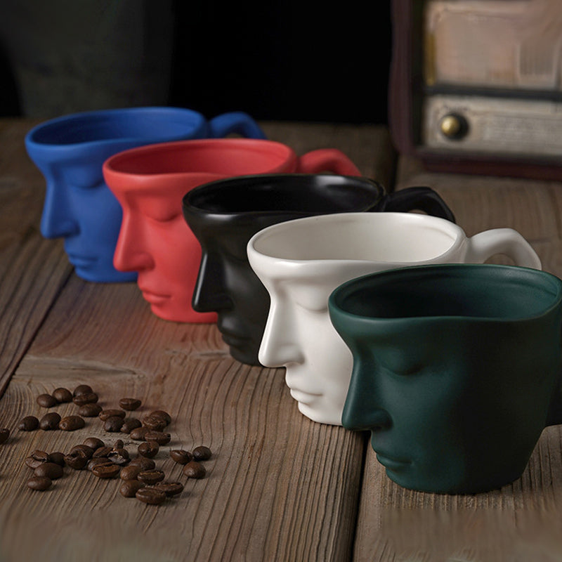 Skanto | Metal Touching Face Creative Ceramic Kiss Kaffekopp, Kunstnerisk Vibe Krus & Tallerken Sett