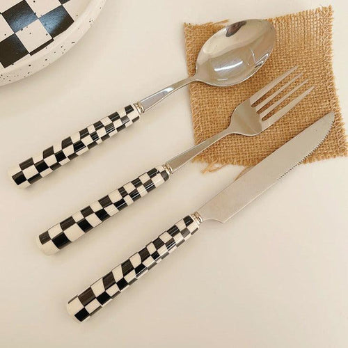 Skanto | RetroChef – Stilfullt bestikk i rustfritt stål med sjakkmønster
