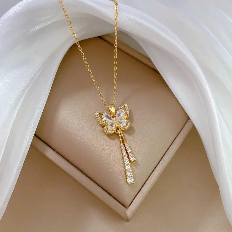Skanto | Sjarmerende Sommerfugl Diamant Glitrende Halskjede