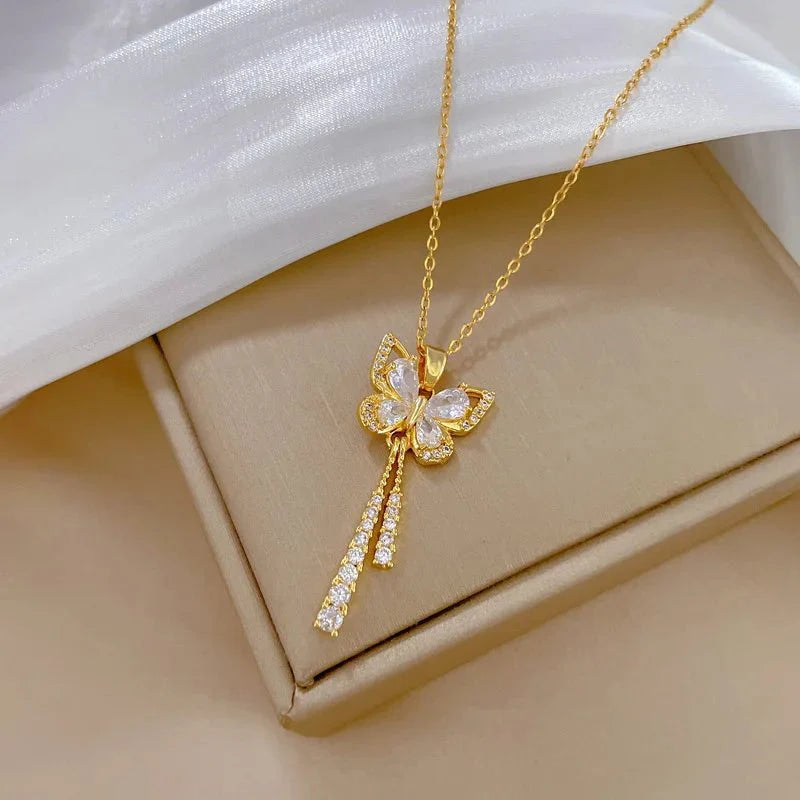 Skanto | Sjarmerende Sommerfugl Diamant Glitrende Halskjede