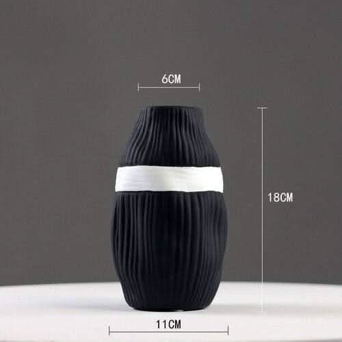Skanto | HIKARIA – Elegant keramisk vase for moderne akenter