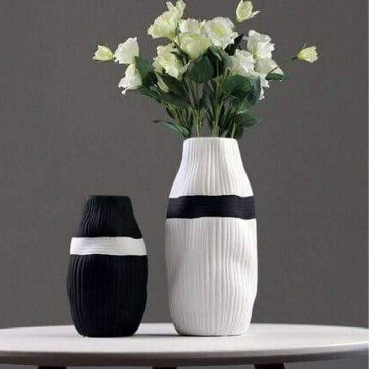 Skanto | HIKARIA – Elegant keramisk vase for moderne akenter