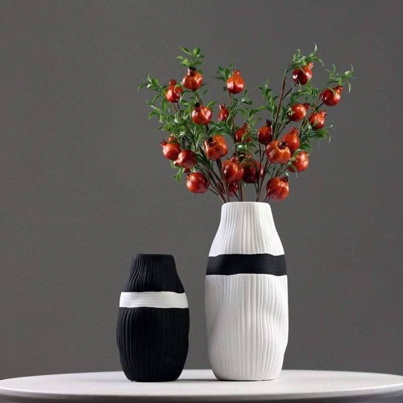 Skanto | HIKARIA – Elegant keramisk vase for moderne akenter