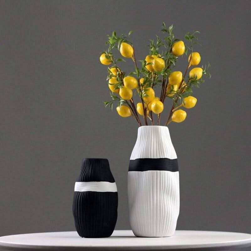 Skanto | HIKARIA – Elegant keramisk vase for moderne akenter