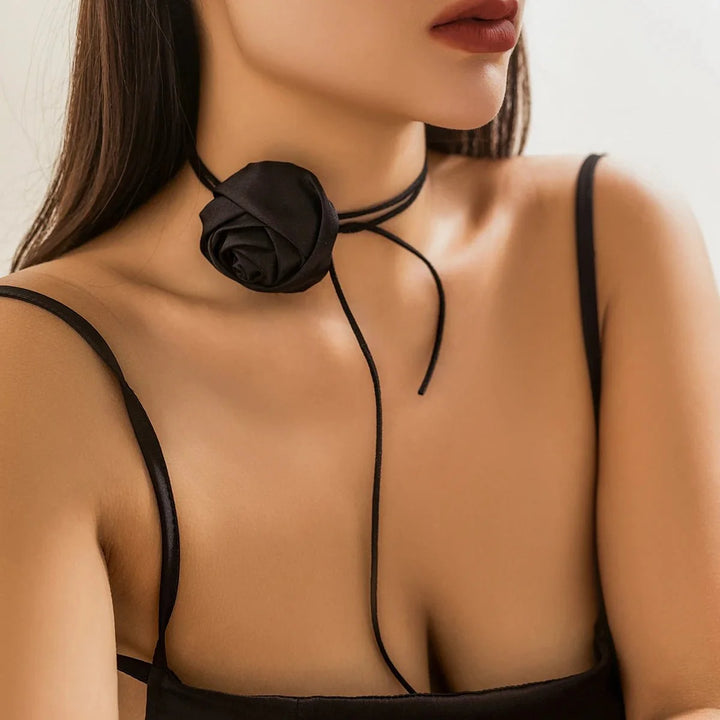 Skanto | Klassisk Rose Floral Choker Halskjede
