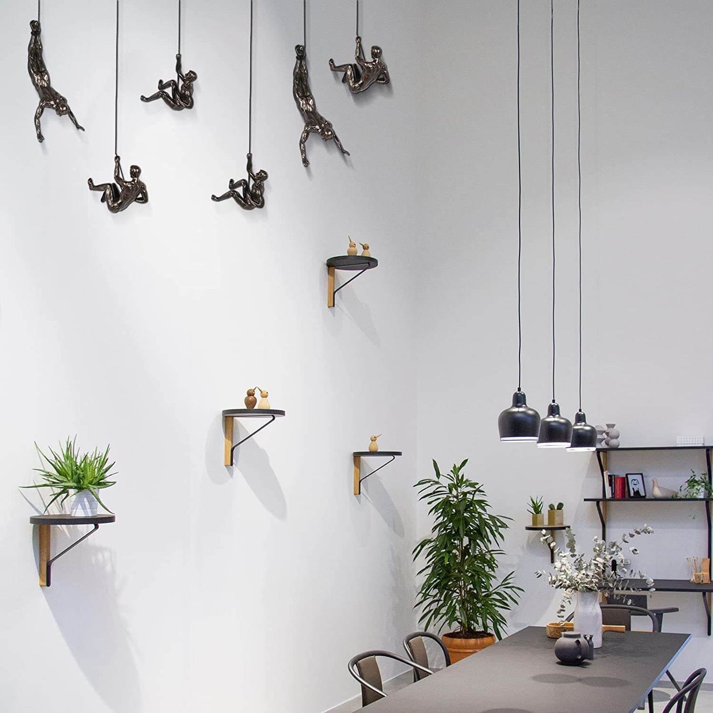 Norvo | Veggskulptur ClimbArtis | Symbol på styrke og vekst | Håndlaget av harpikser og jerntråd