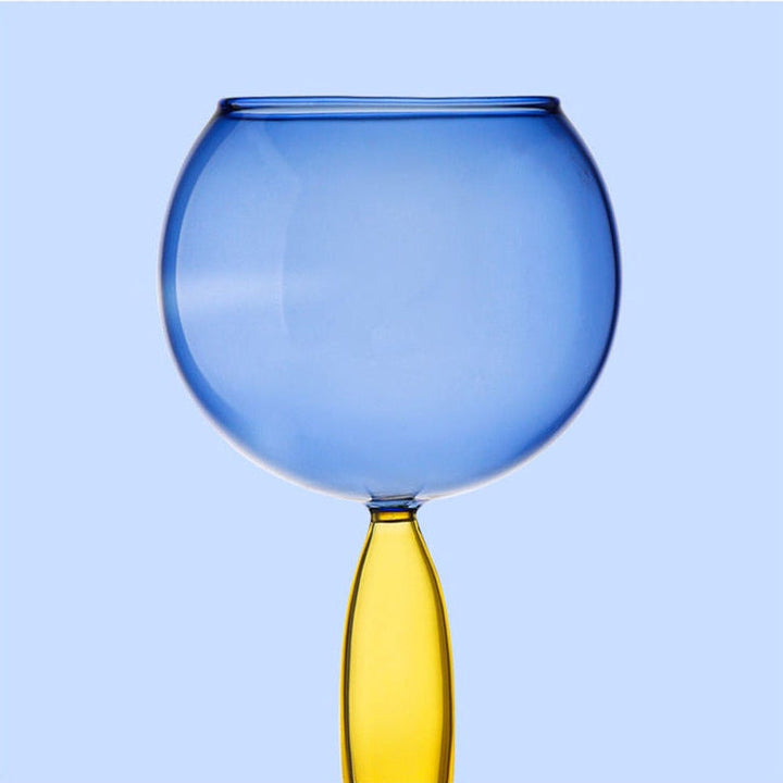 Skanto | Kalk og karaffel laget av farget glass av Phillips