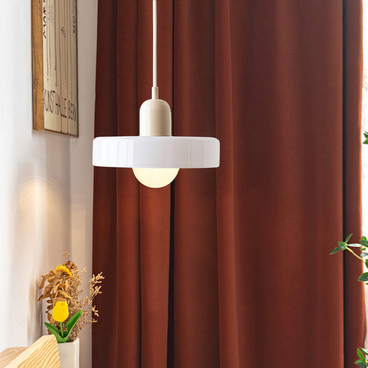 Skanto | Fargerik Pendellampe i Bauhaus Stil - StiloGlas