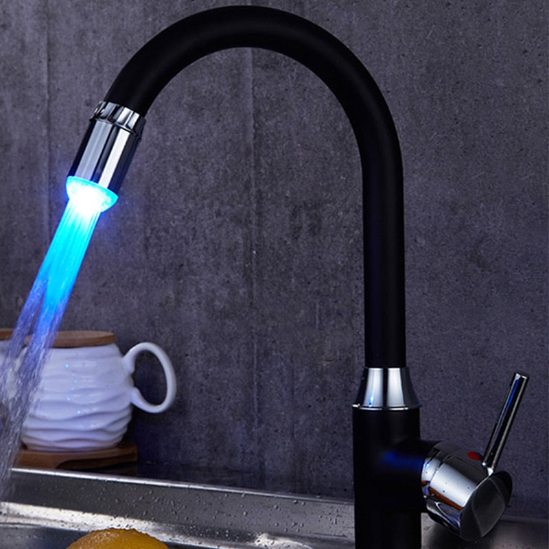 Skanto | Fargerik Vannkran LED - AquaGlow